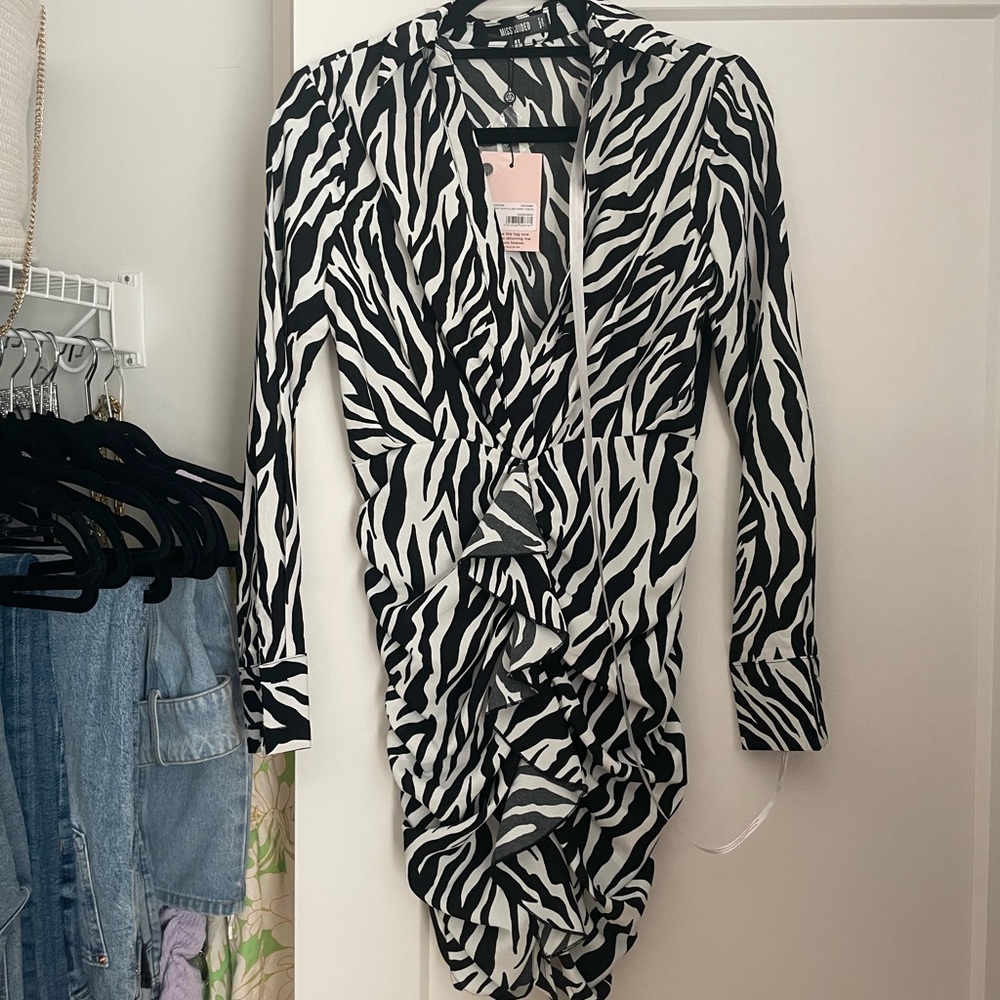 Missguided Zebra Ruffle Dress - Picture 3 of 3